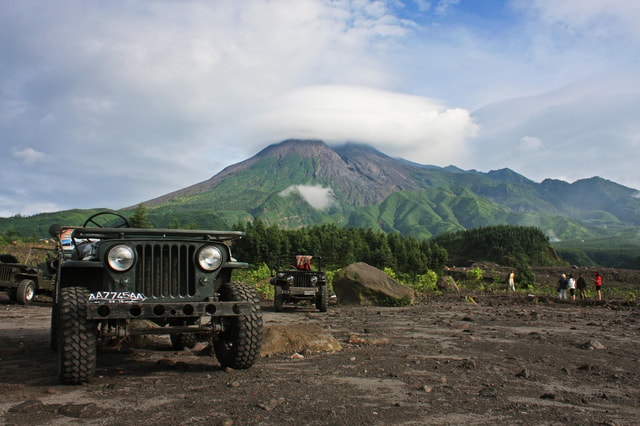 Yogyakarta: Mt Merapi Sunrise, Jomblang Cave & Timang Beach