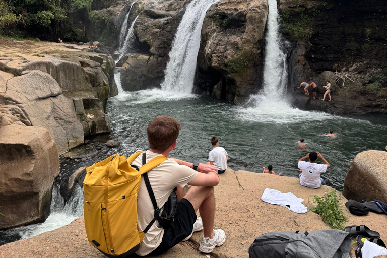 Ruta de flores: Salto Malacatiupan, Ataco e Apaneca TourRuta de flores: Tour del Salto Malacatiupan, Ataco e Apaneca