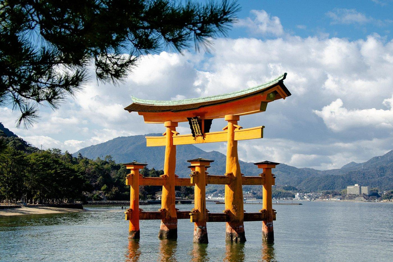Hiroshima: Private Guided Tour with Customizable Itinerary Private Tour for Maximum 5 Travelers in the Group