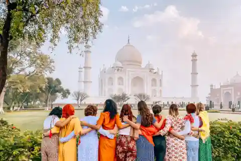 From Delhi: Taj Mahal & Agra Sunrise Tour with 5* Breakfast