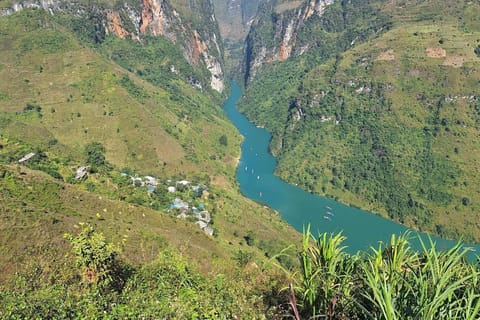 From Ha Giang: 3-Day Motorcycle Tour with Boat Trip & Hike - Image 2