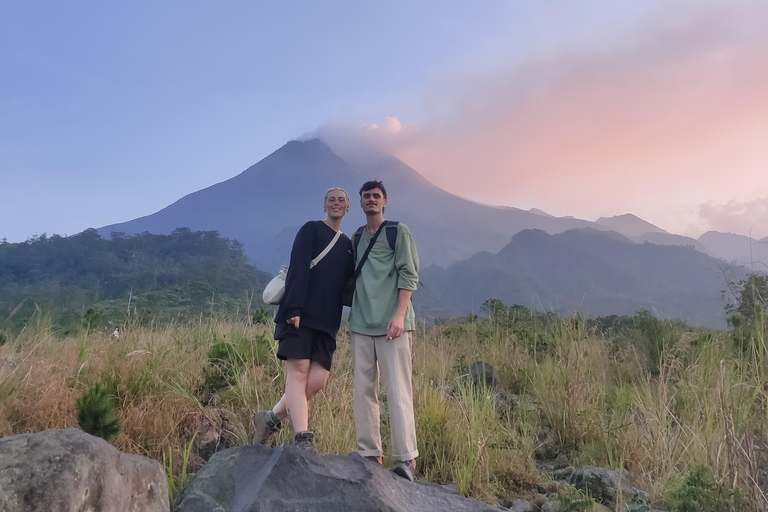 Yogyakarta: Sonnenaufgang Mt.Merapi Lava Tour mit dem Jeep