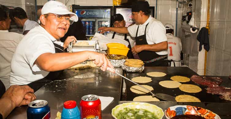 Mexico City: Tacos & Mezcal Night Food Tour photo 19