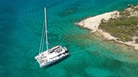Catamaran avec visite à l'île paradisiaque du Dragon - Hizvo