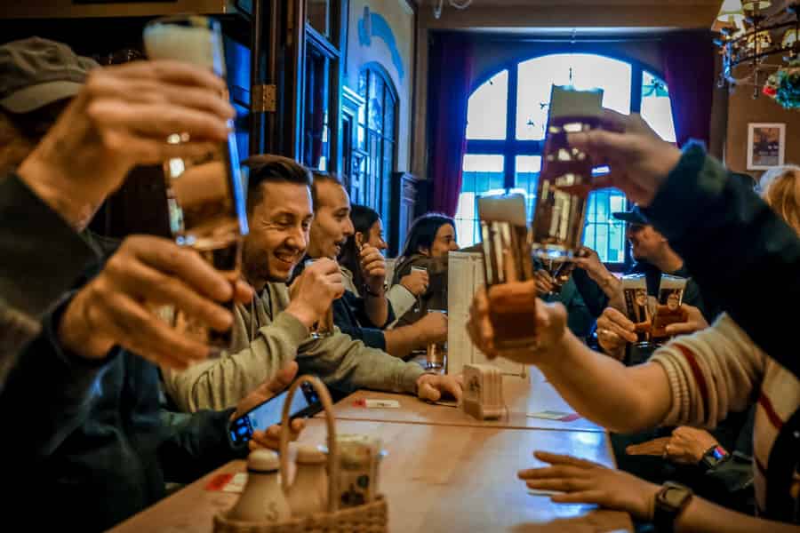 Köln: Kölsch-Brauerei-Tour mit 3 Bieren inklusive. Foto: GetYourGuide