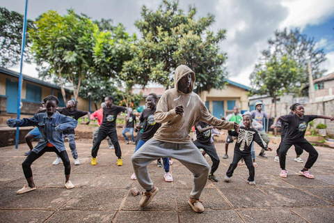 Nairobi: Kibera Community Tour with Lunch & Dance Show