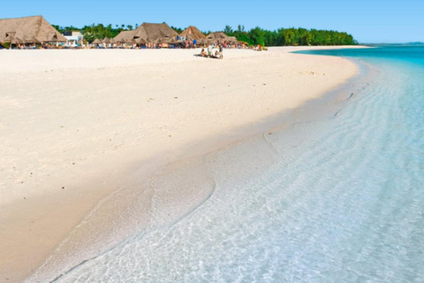 ZANZIBAR: Las Jozani, jaskinia Salaam, The Rock i Blue LagoonWYCIECZKA PRYWATNA BEZ ODBIORU Z HOTELU I TRANSPORTU POWROTNEGO