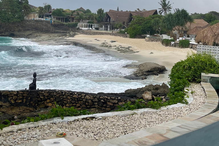 Explore Nusa Lembongan with Traditional Car & Local Guide