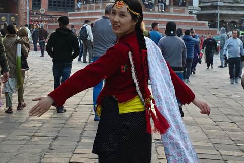 Kathmandu: Traditional Dress Photoshoot & Food Tasting