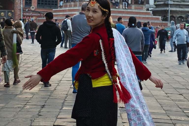Kathmandu: Traditional Dress Photoshoot & Food Tasting