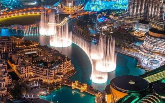 Dubai: Nächtliche Stadtrundfahrt im Van mit Springbrunnenshow