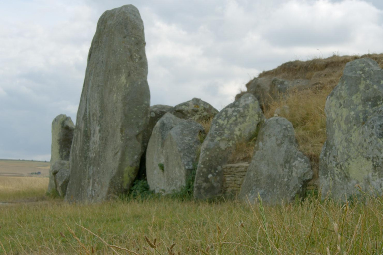 Private Guided Day tour to Stonehenge, Avebury, Silbury Hill