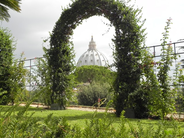 Vatican: Vatican Gardens by minibus and Castel Sant'Angelo