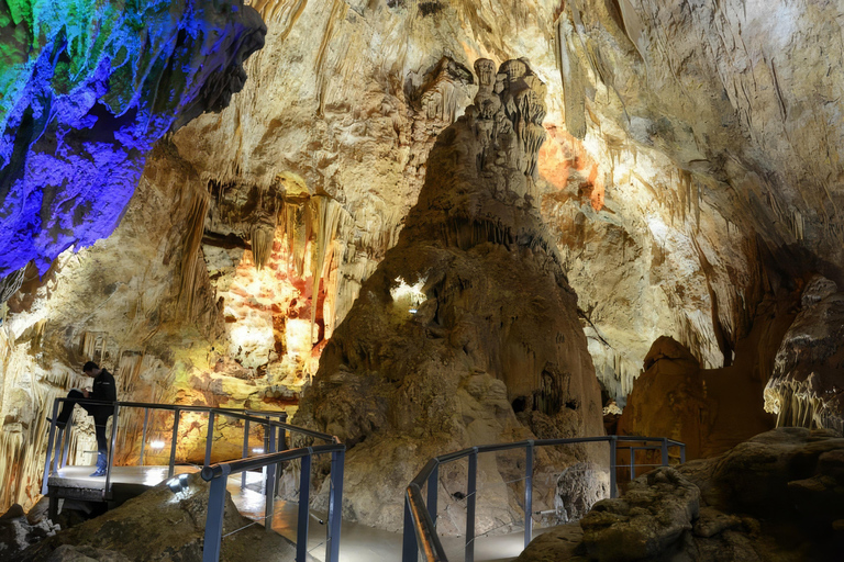 Kutaisi: 8-Day Private Group Tour with Accommodation