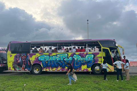 Cartagena by Night: Chiva Rumbera & Nightclub Cartagena by Night: Chiva Rumbera & Disco