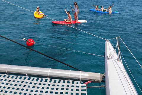 Sailing tour to Papagayo beach.