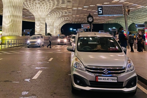 Mumbai: luchthaven naar hotel of hotel naar luchthaventransfersOphalen en afzetten in SUV-auto