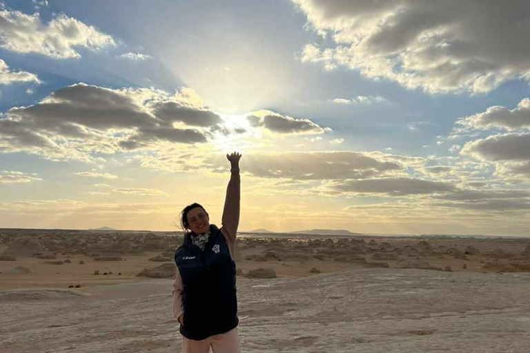 Cairo: Desert and Bahariya Oasis Day Trip with Meals