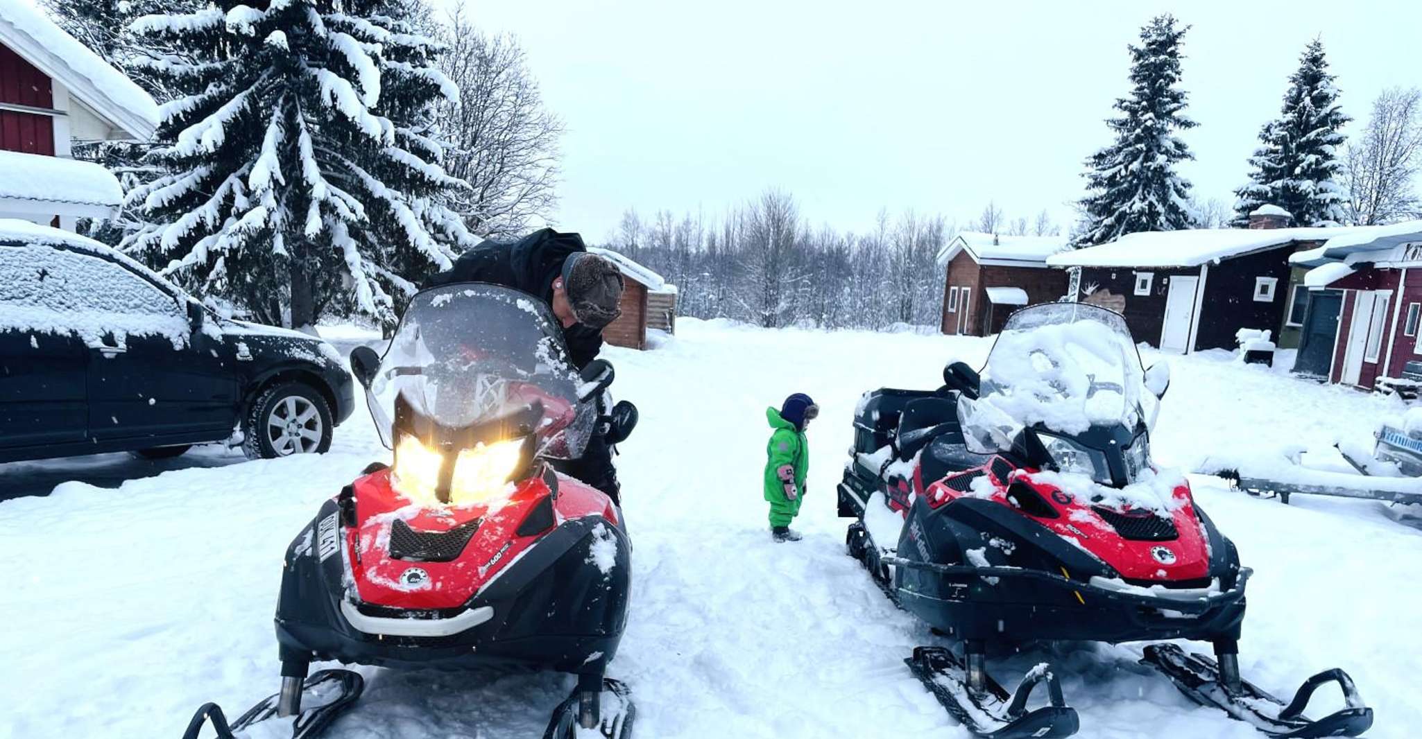 Tour de la nature avec motoneige et pêche sur glace - Hizvo