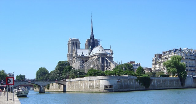 Notre-Dame and Île de la Cité Guided Tour