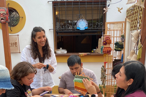 Miraflores: Weaving workshop with Peruvian fibers and a cultural focus