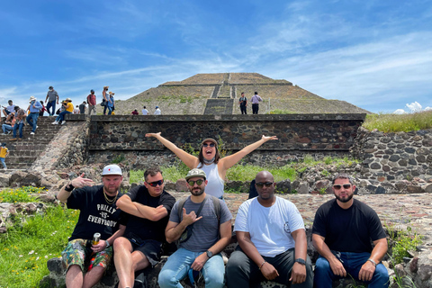 Pyramides de Teotihuacan et déjeuner chez ma grand-mèrePyramides de Teotihuacan et déjeuner chez mon Gandma