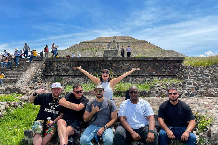 Pyramides de Teotihuacan et déjeuner chez ma grand-mèrePyramides de Teotihuacan et déjeuner chez mon Gandma