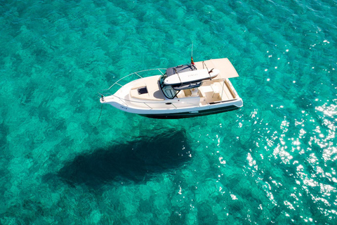 Tour en barco por Ibiza : navega por aguas cristalinas