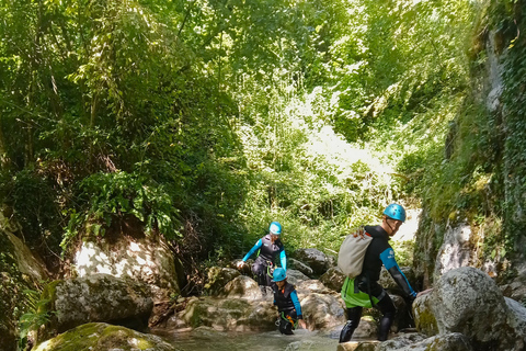 Descenso de barrancos para principiantes: Grenoble Vercors IsèreDescenso de barrancos para principiantes - Grenoble, Isère