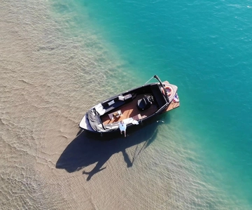 Le Grau du Roi: Privatize a charming boat for 2 hours with skipper