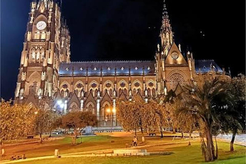 Quito: Night Tour with Empanadas, HotChocolate, and Canelazo