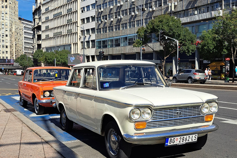 Musée Tito et montagne Avala avec voiture rétro
