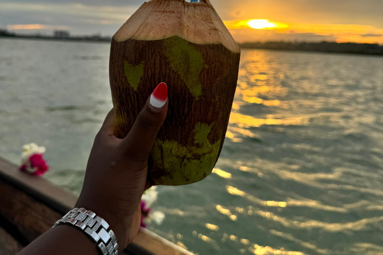 Mombasa: City Tour and Evening Dhow Cruise with Pickup