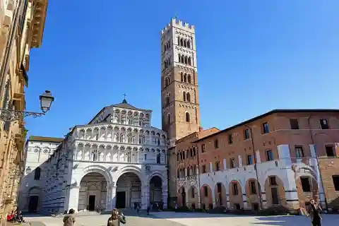 De Florença: Viagem de 1 dia a Pisa, Lucca e Volterra