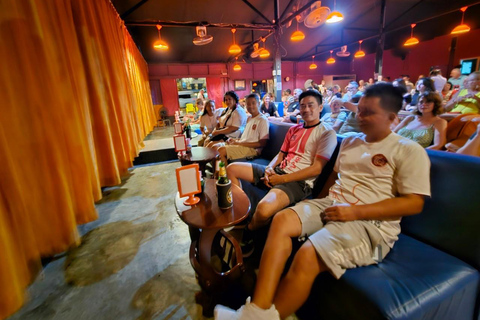 Khaolak: visita guiada com petiscos e show de cabaréKhaolak: Tour guiado com petiscos e show de cabaré