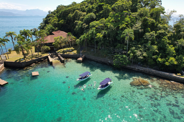 Shared speedboat tour of 6 islands and paradise beaches in Paraty Shared speedboat ride to 6 islands and paradise beaches in Paraty