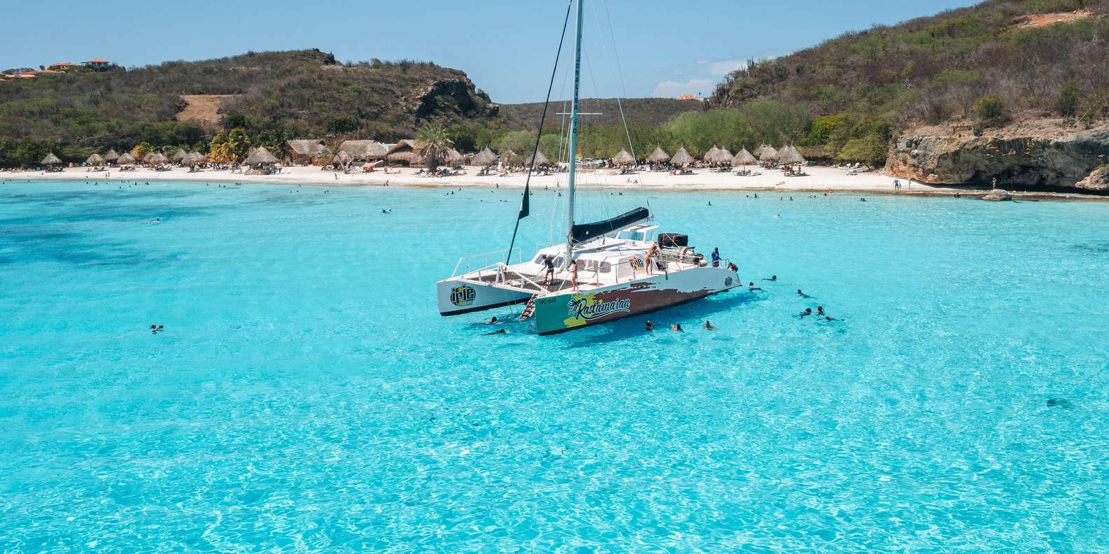 Curacao: West Coast Boattrip with Beaches, BBQ and Blue Cave