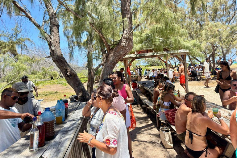 Grand Baie: Northern Isles Catamaran & Tropical BBQ