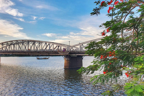 Depuis Da Nang : VILLE IMPÉRIALE DE HUE