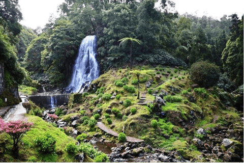 Ribeira dos Caldeirões: Guidad canyoning tur med utrustning