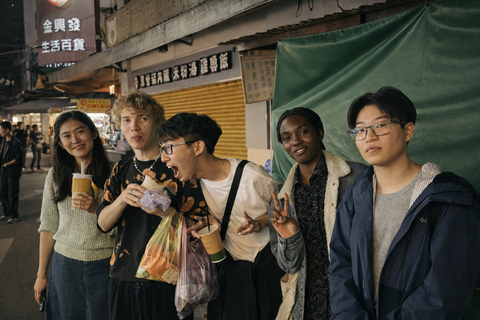 Linjiang Night Market for First-Timers: No-Stress Tour