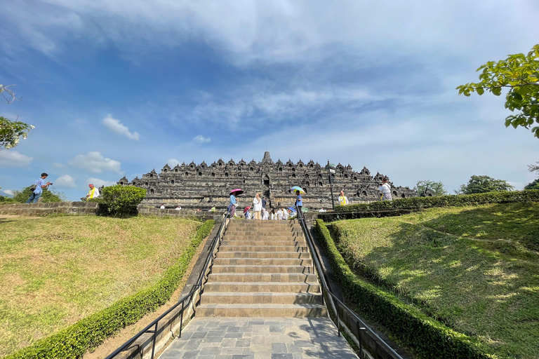 Subida ao topo do Templo de Borobudur e 1 dia no Templo de Prambanan