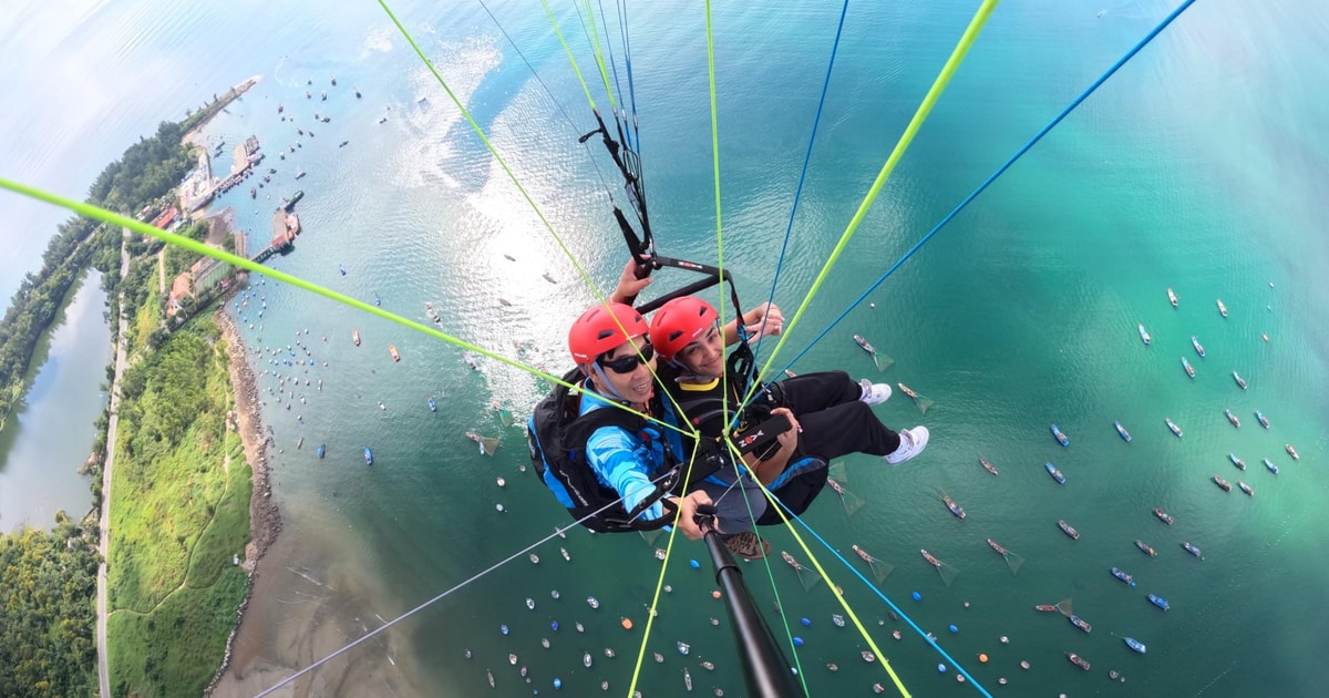 Best Family & Friend Day Trips and Activities in Vietnam 77 Da Nang Private paragliding experience on Monkey Mountain