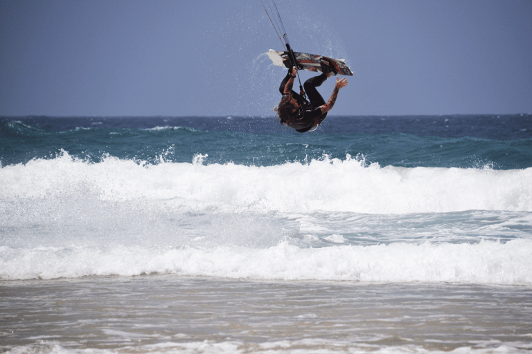 Fuerteventura: Surf or Kitesurf Photo Session FUERTEVENTURA: SURF OR KITESURF 3 PEOPLE PHOTO SESSION