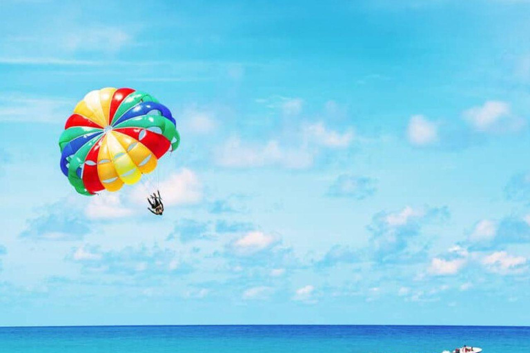 Doha: Guided Parasailing Experience over the Arabian Gulf