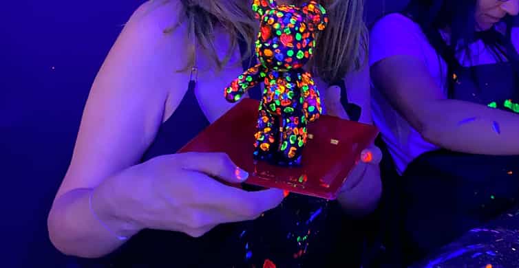 Barcelona: Bear-brick Fluorescent Painting | Wine and Art photo 2