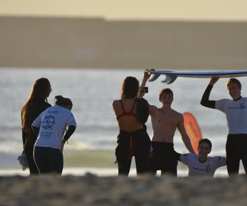 Porto: Aula de Surf com a Primeira Escola de Surf do Porto!