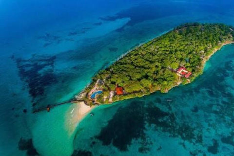 Zanzibar: Tur till Prison Island och Nakupenda SandbankPrivat tur med hotelltransfer och alla inträdesavgifter täckta