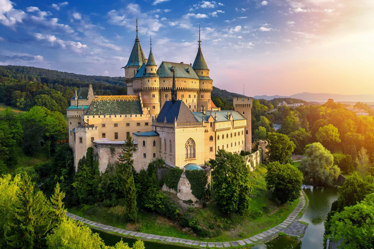 De Bratislava: Bojnice, Banská Štiavnica, Čičmany