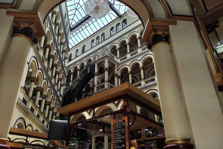 Medellín: Tour durch die Comuna 13, den Botero Park und den Metrocable mit einem lokalen Guide